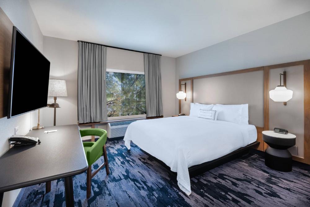 Guest Room, 1 King interior